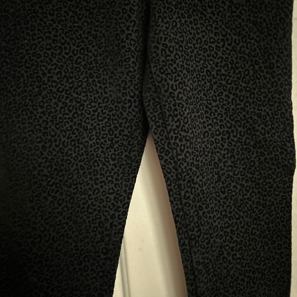 New Ann Taylor Skinny Pants Flocked Velvet Animal Print SZ Medium Leggings - Picture 13 of 15